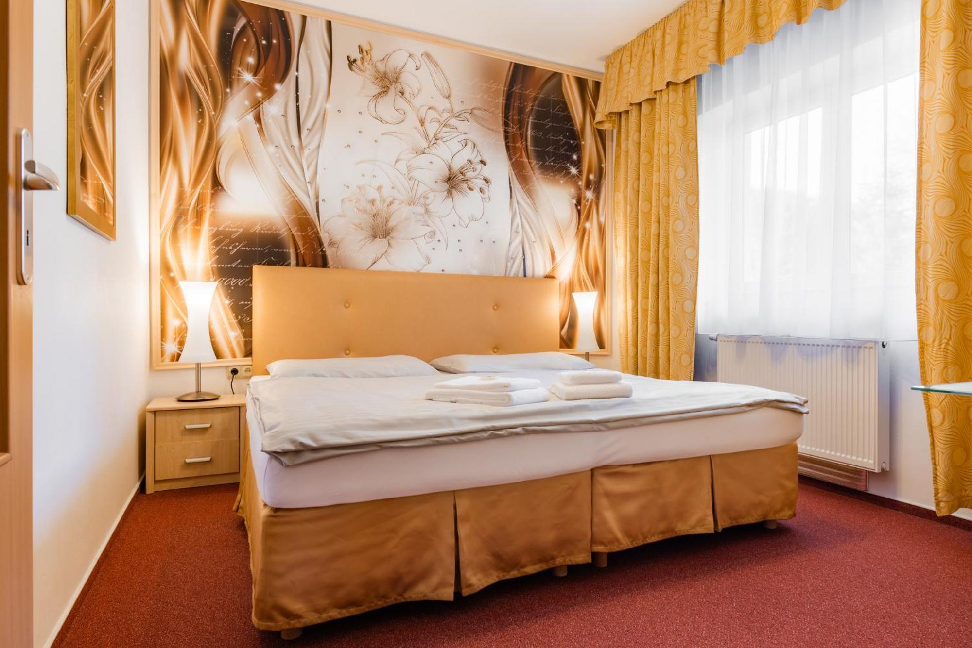 Hotel Schwarz Nove Hamry Luaran gambar