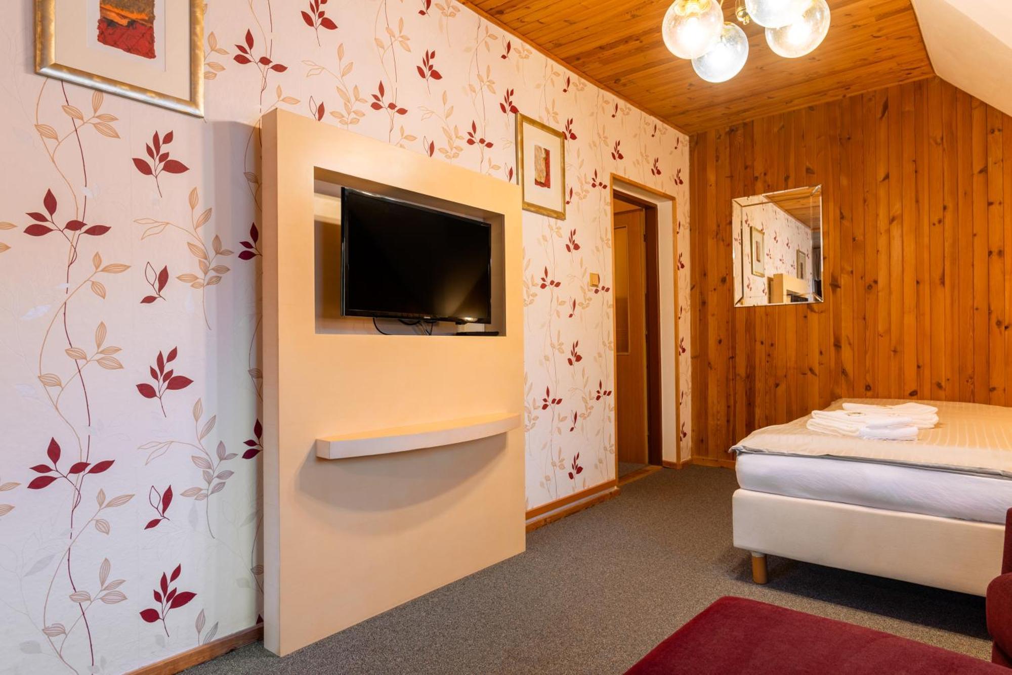 Hotel Schwarz Nove Hamry Luaran gambar
