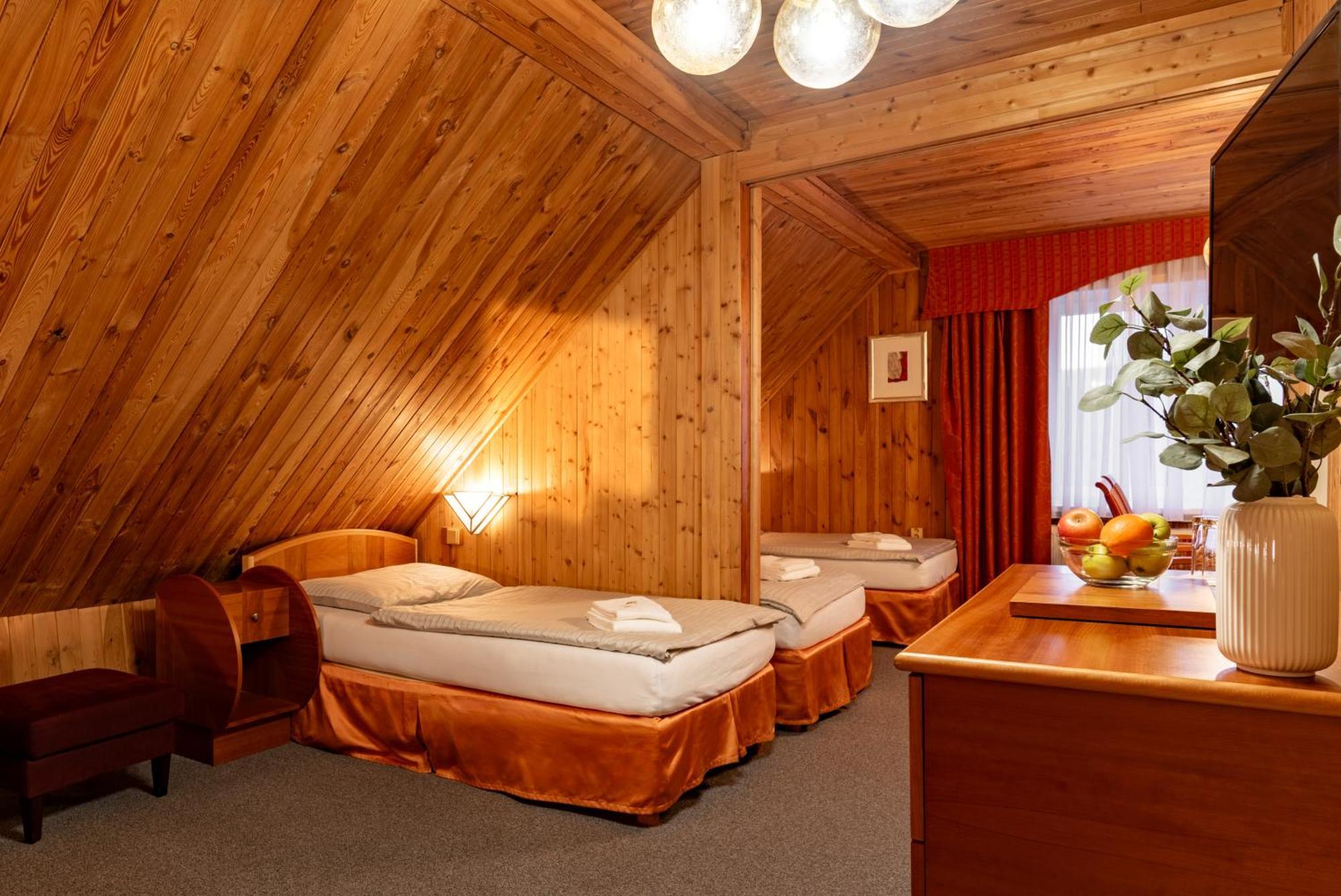 Hotel Schwarz Nove Hamry Luaran gambar