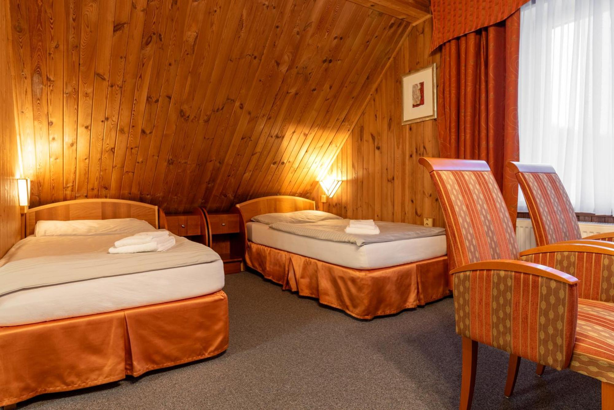 Hotel Schwarz Nove Hamry Luaran gambar