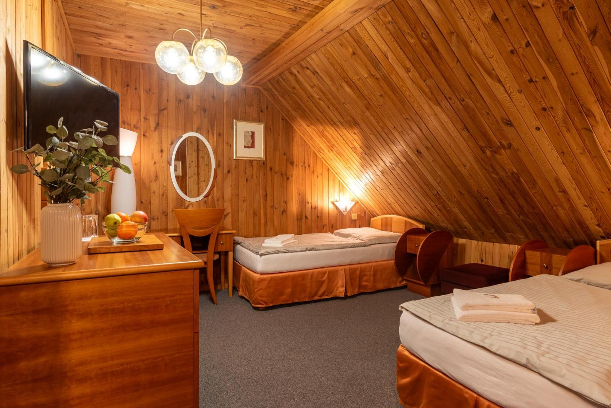 Hotel Schwarz Nove Hamry Luaran gambar